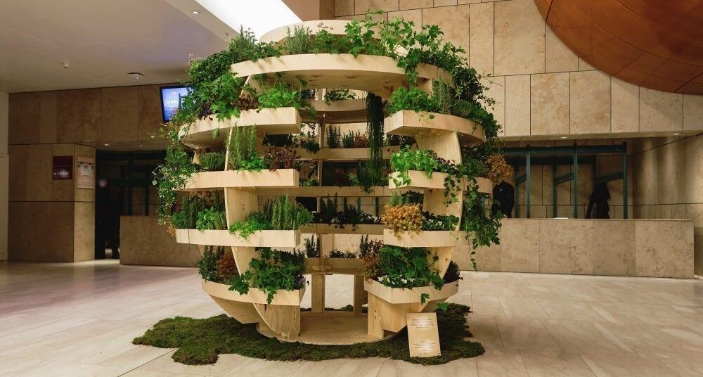 Indoor green gardening